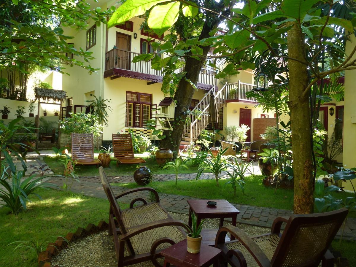 יאנגון Alamanda Inn, Boutique Hotel And French Restaurant מראה חיצוני תמונה
