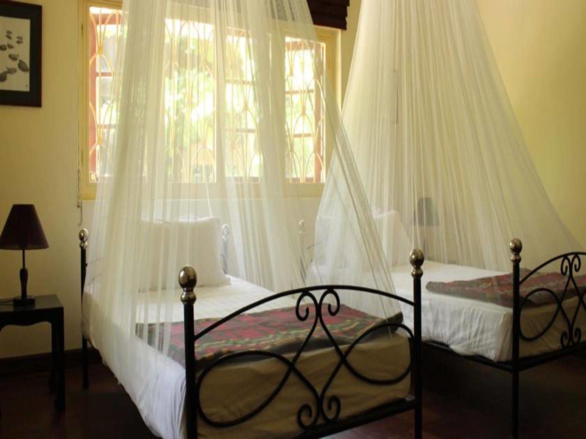 יאנגון Alamanda Inn, Boutique Hotel And French Restaurant מראה חיצוני תמונה